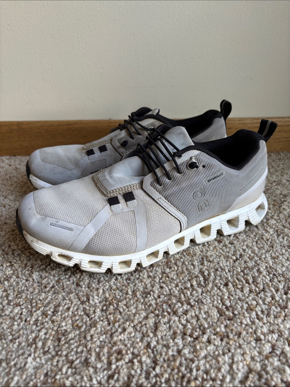 ON Running Women’s Cloud 5 Waterproof Shoes Sneakers Trainer Size 8